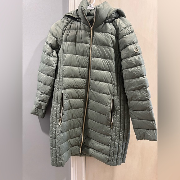 Michael Kors Women’s Packable Down Fill Hooded Puffer Coat - Picture 1 of 5